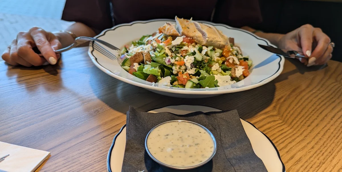 Quinoa Salad with Grilled Chichken