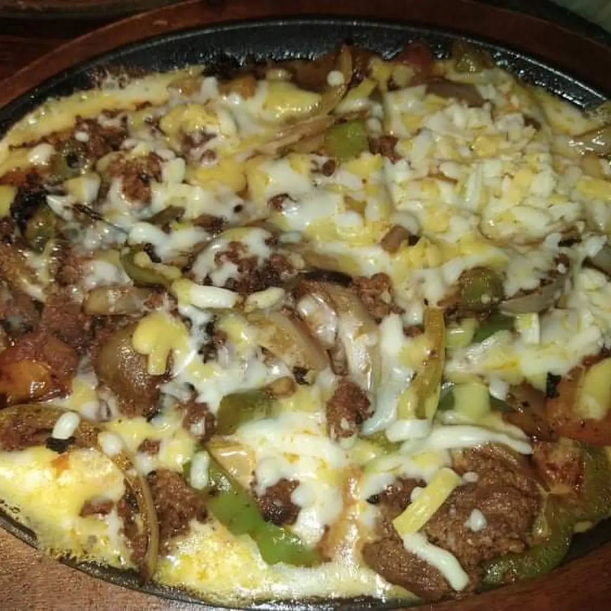 Queso Fundido Con Chorizo