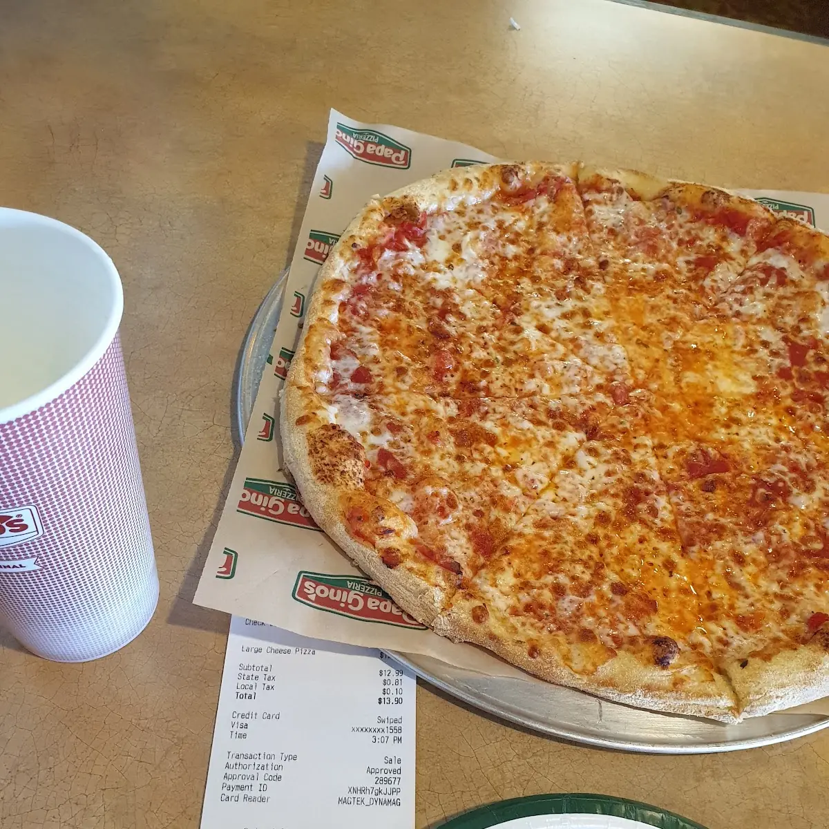 Cheese or Pepperoni Pizza & 20oz Beverage