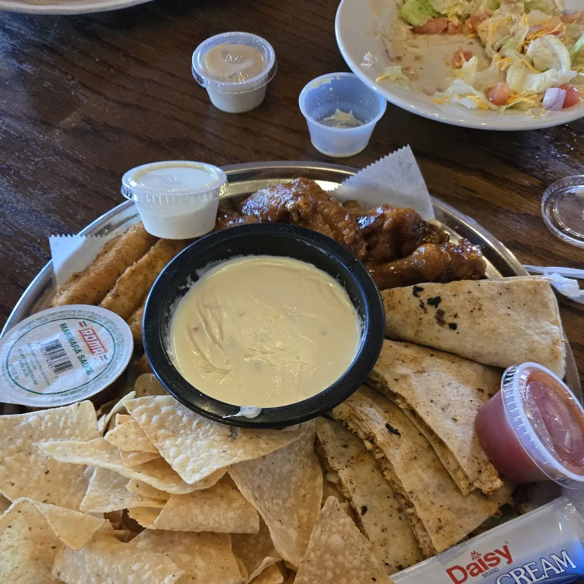 Sampler with Queso Dip