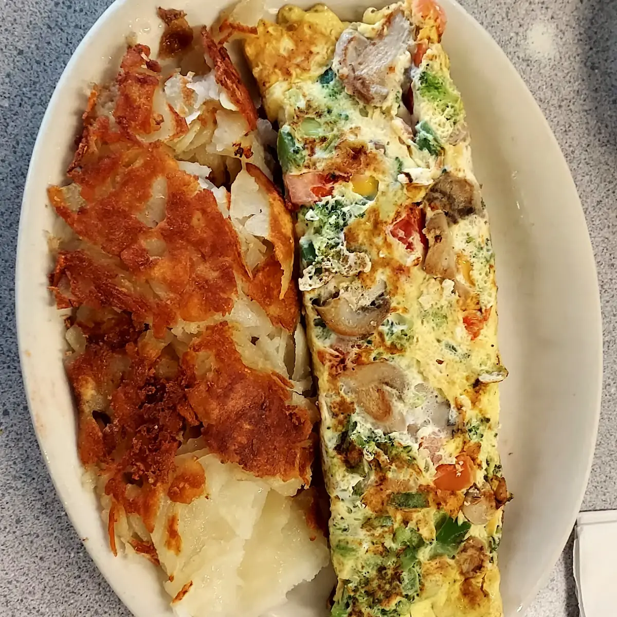Veggie Omelette with Hashbrowns