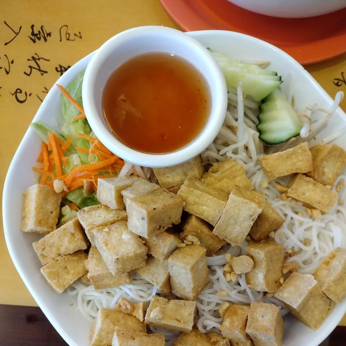 41. Vermicelli bowl with fried Tofu