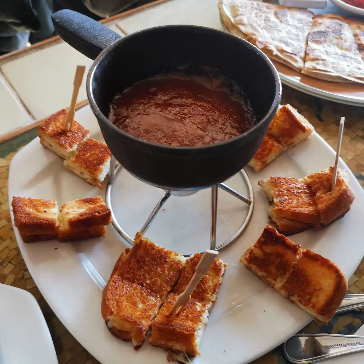 Grilled Cheese Fondue