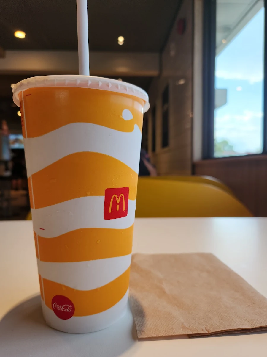 Large Coca Cola, McDonald's
