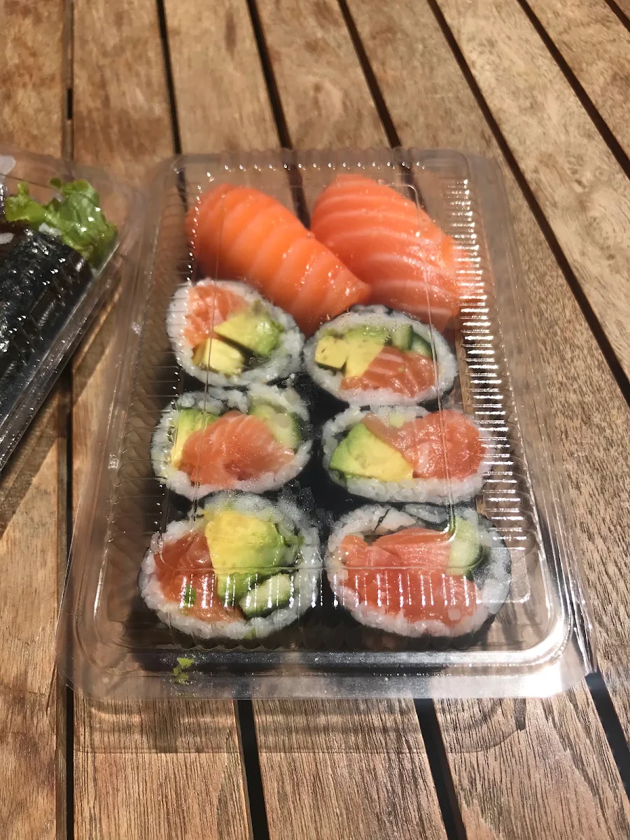 Salmon Nigiri Set