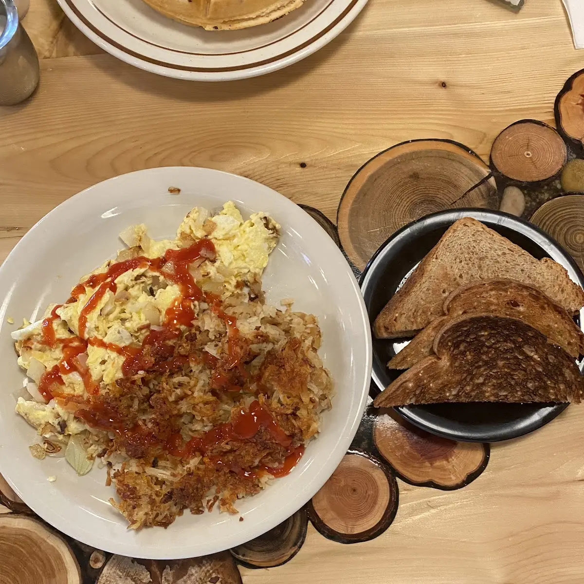 Eggs with Shredded Hash Brown and Toast