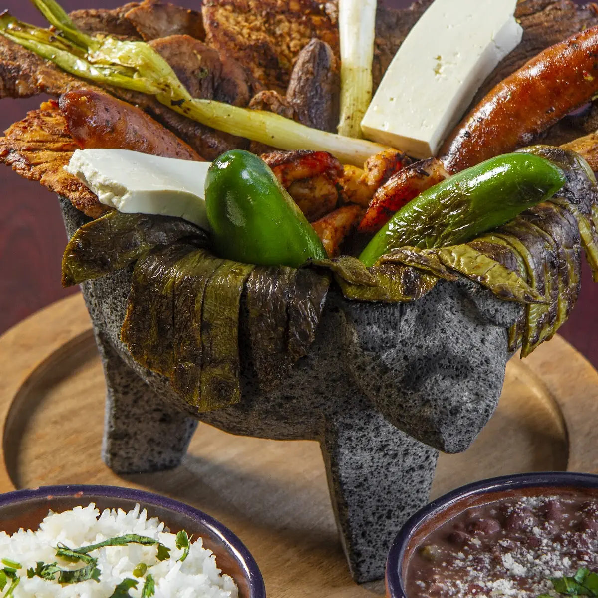 Molcajete Mar & Tierra