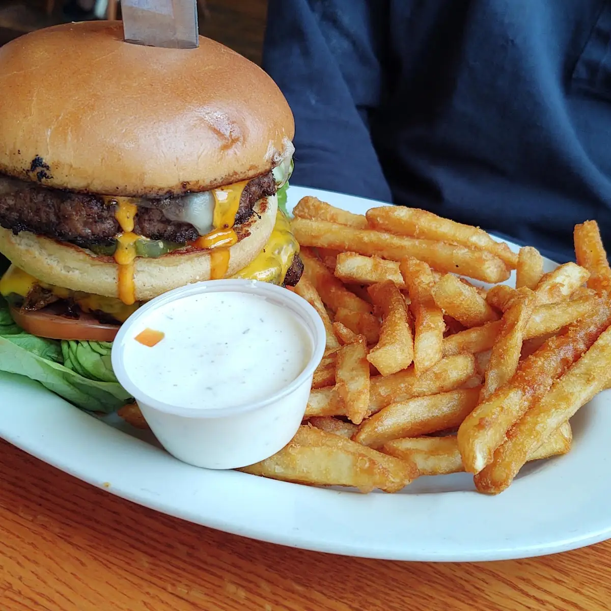 Willie's Big House Burger