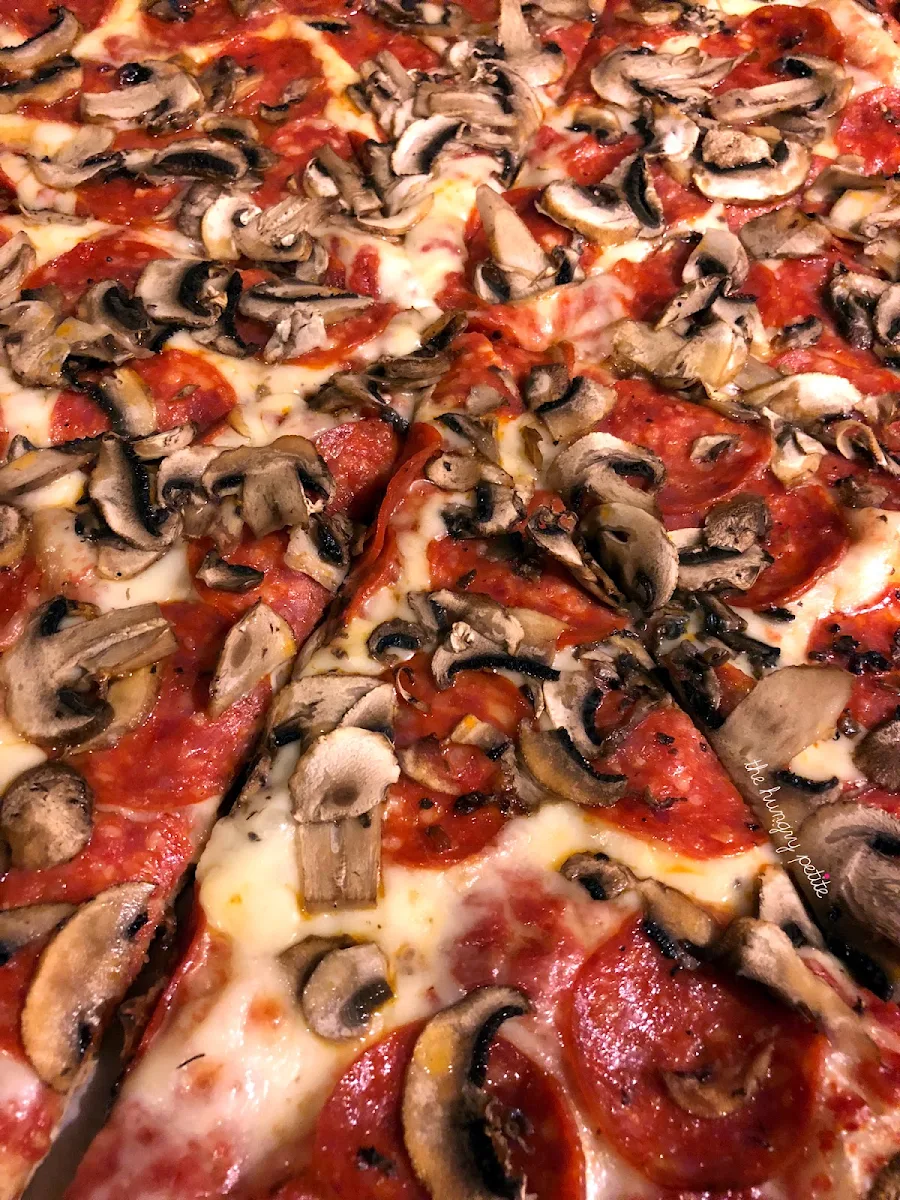Large Pepperoni & Mushroom Pizza