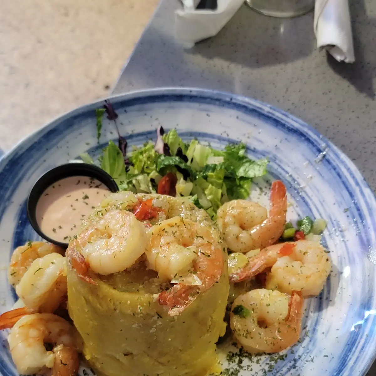 Mofongo Relleno de Camarones Al Ajillo