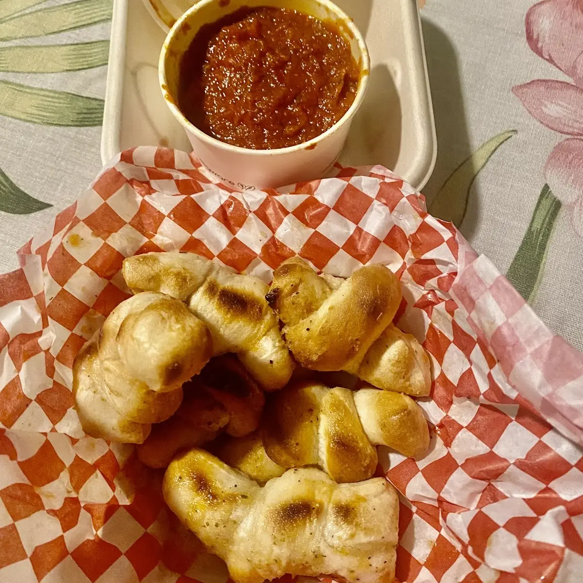 Garlic Knots with Marinara Sauce