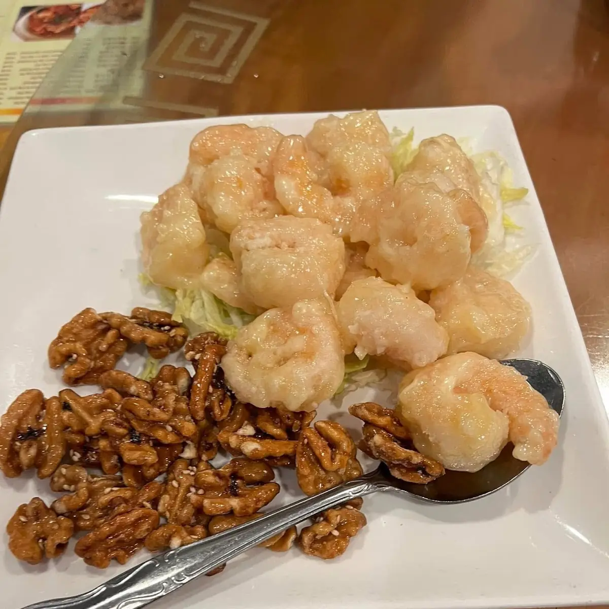 Prawns with Walnut in Mayonnaise Sauce