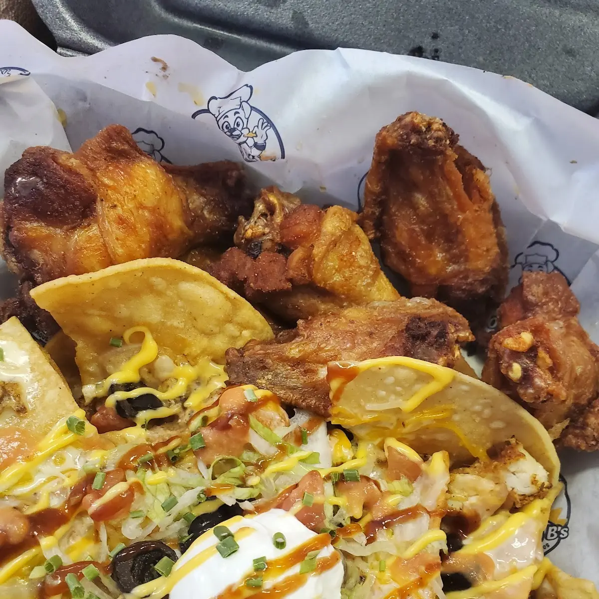 Wing/Specialty Nacho Combo