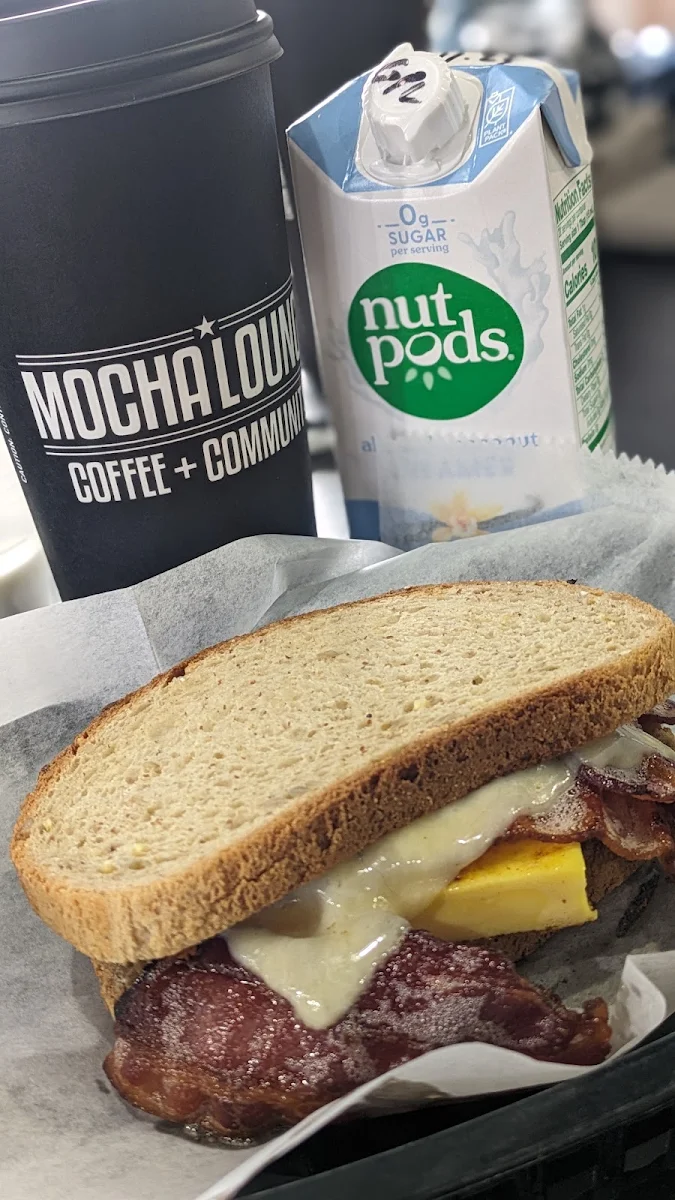 Bacon Egg and White Cheddar Breakfast Sandwhich