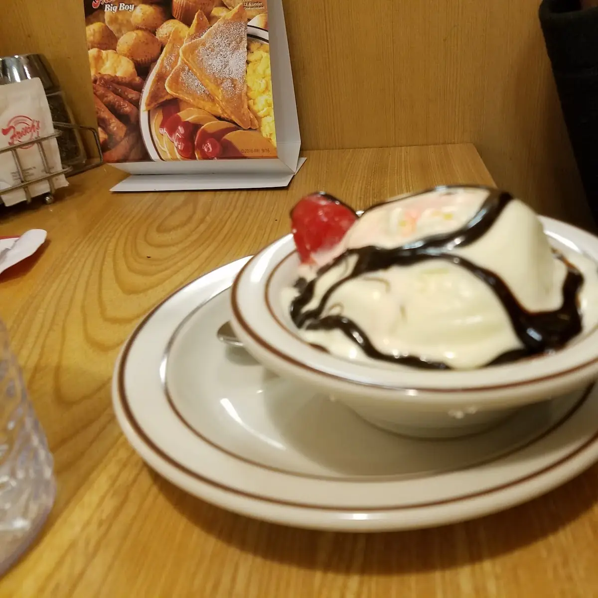 Jr Hot Fudge Sundae