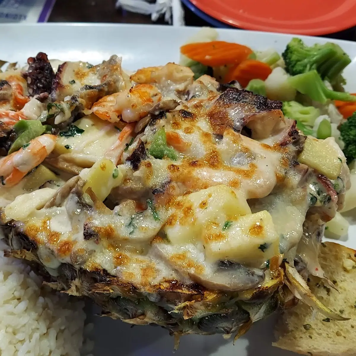 Piña Rellena