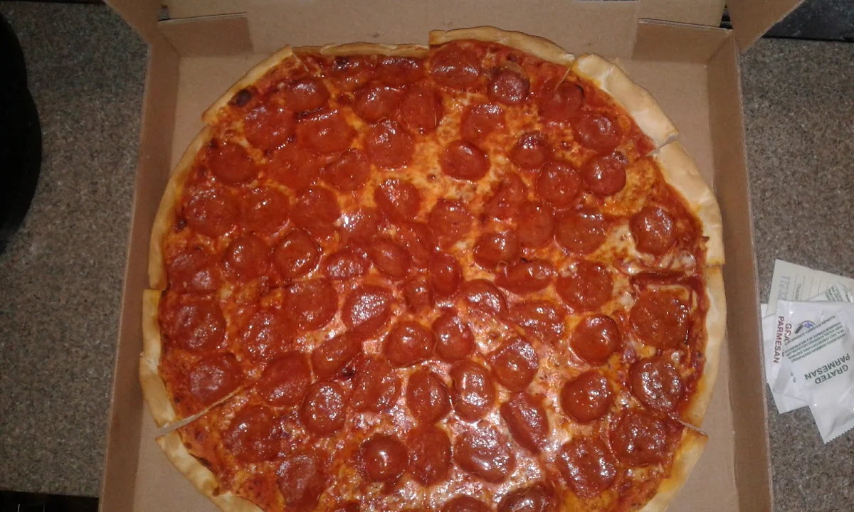 Pepperoni Deluxe Pizza