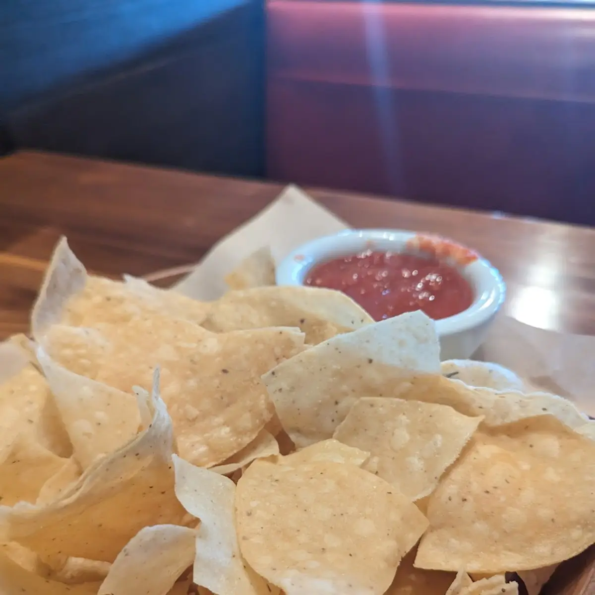 Chips & Salsa Roja