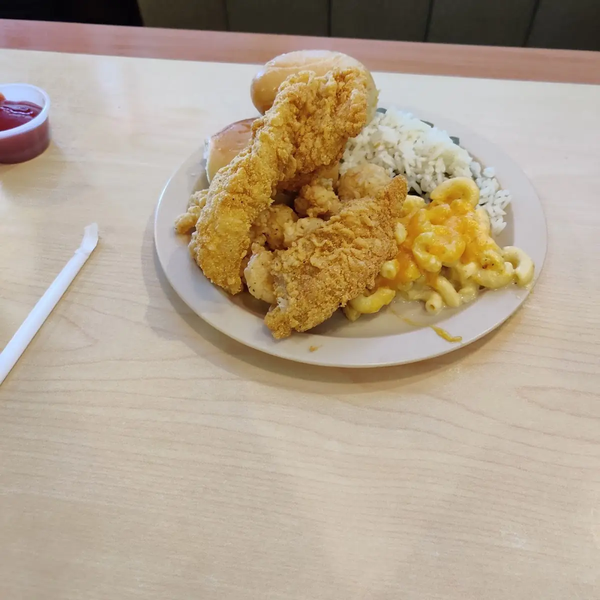 Fried Fish and Shrimp with Macaroni and Cheese