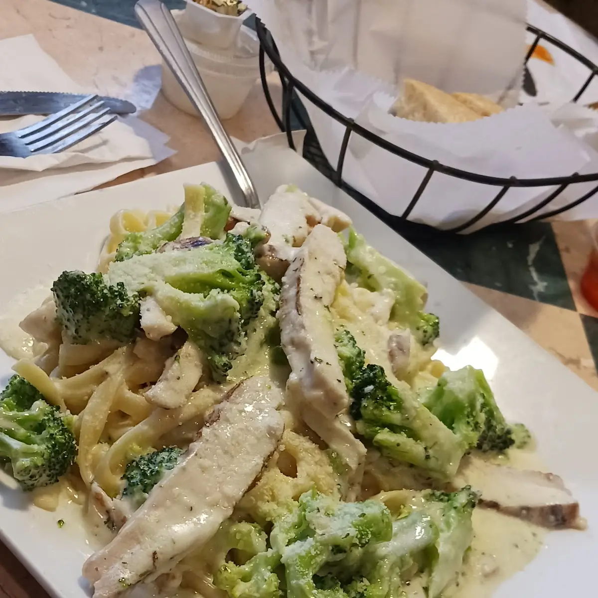 Fettuccine Alfredo with Chicken and Broccoli