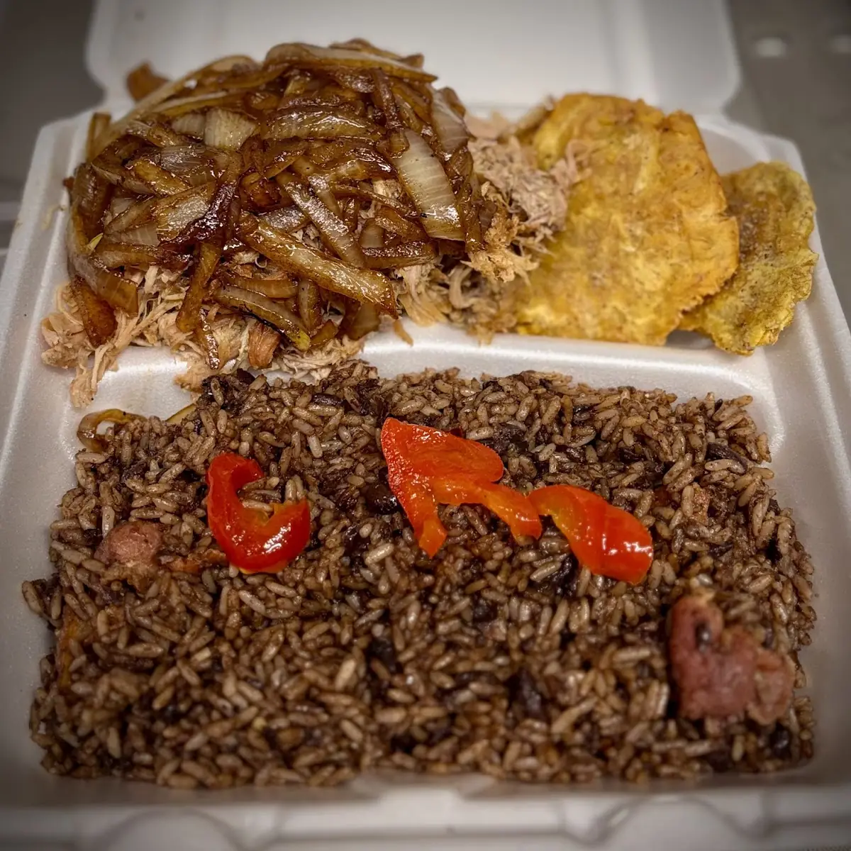 Arroz Moro Y Tostones