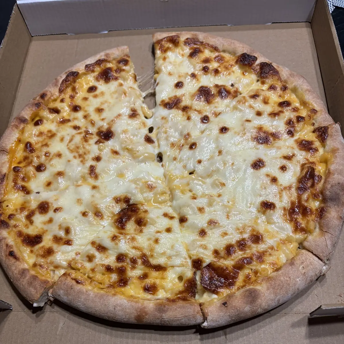 Mac N Cheese Pizza