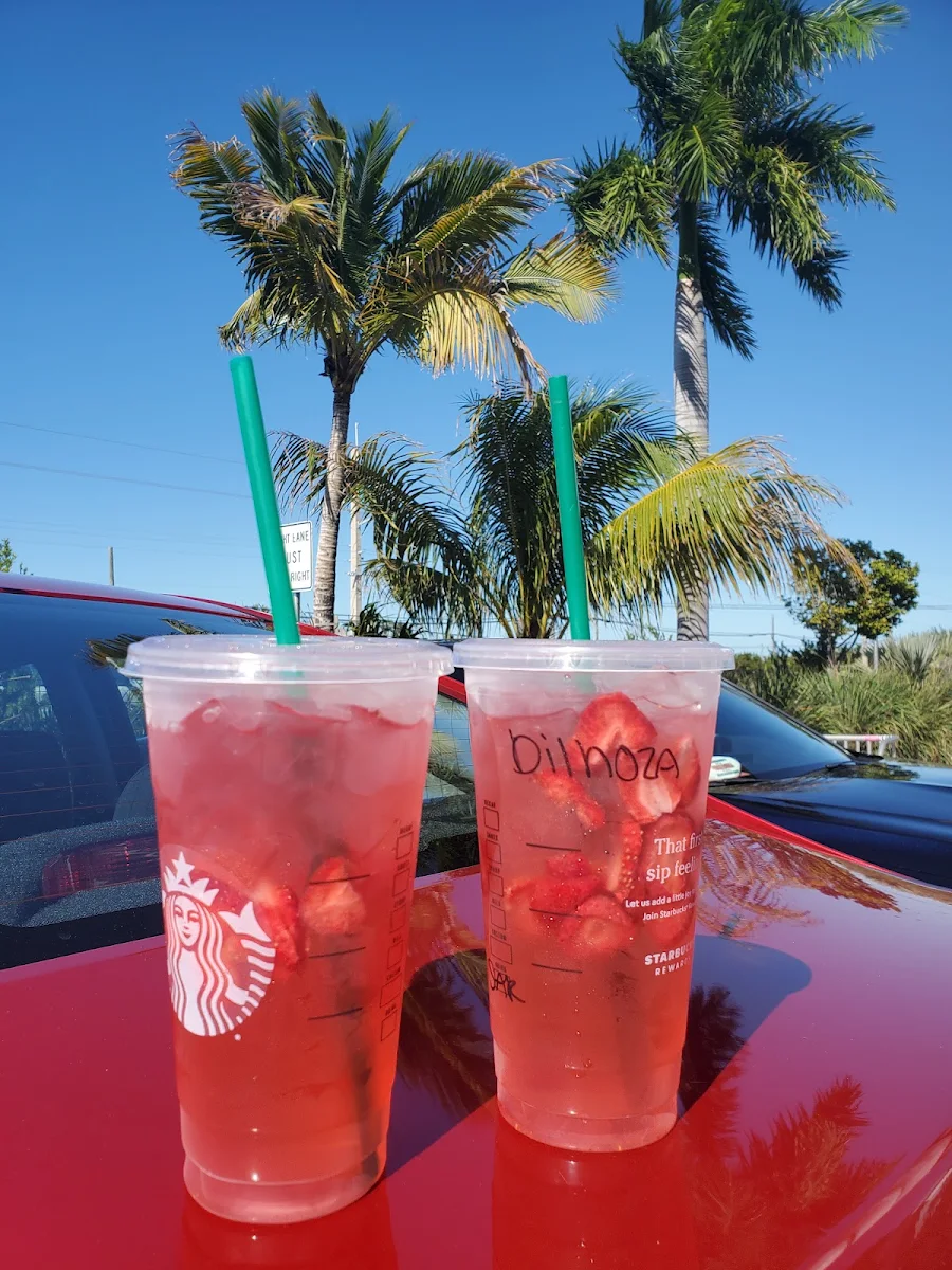Strawberry Açaí Refresher