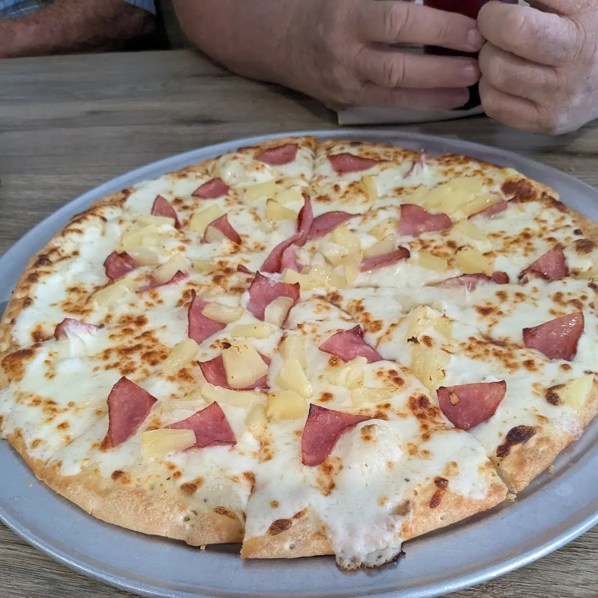 Alfredo Hawaiian Pizza
