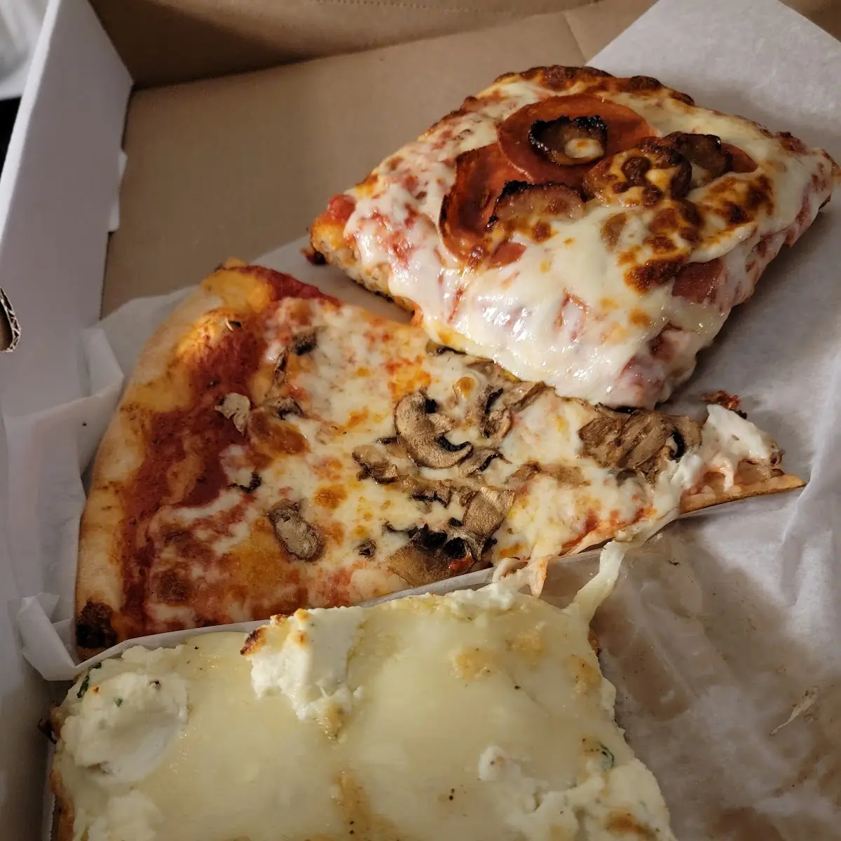 White Pizza Ricotta & Mozzarella Cheese