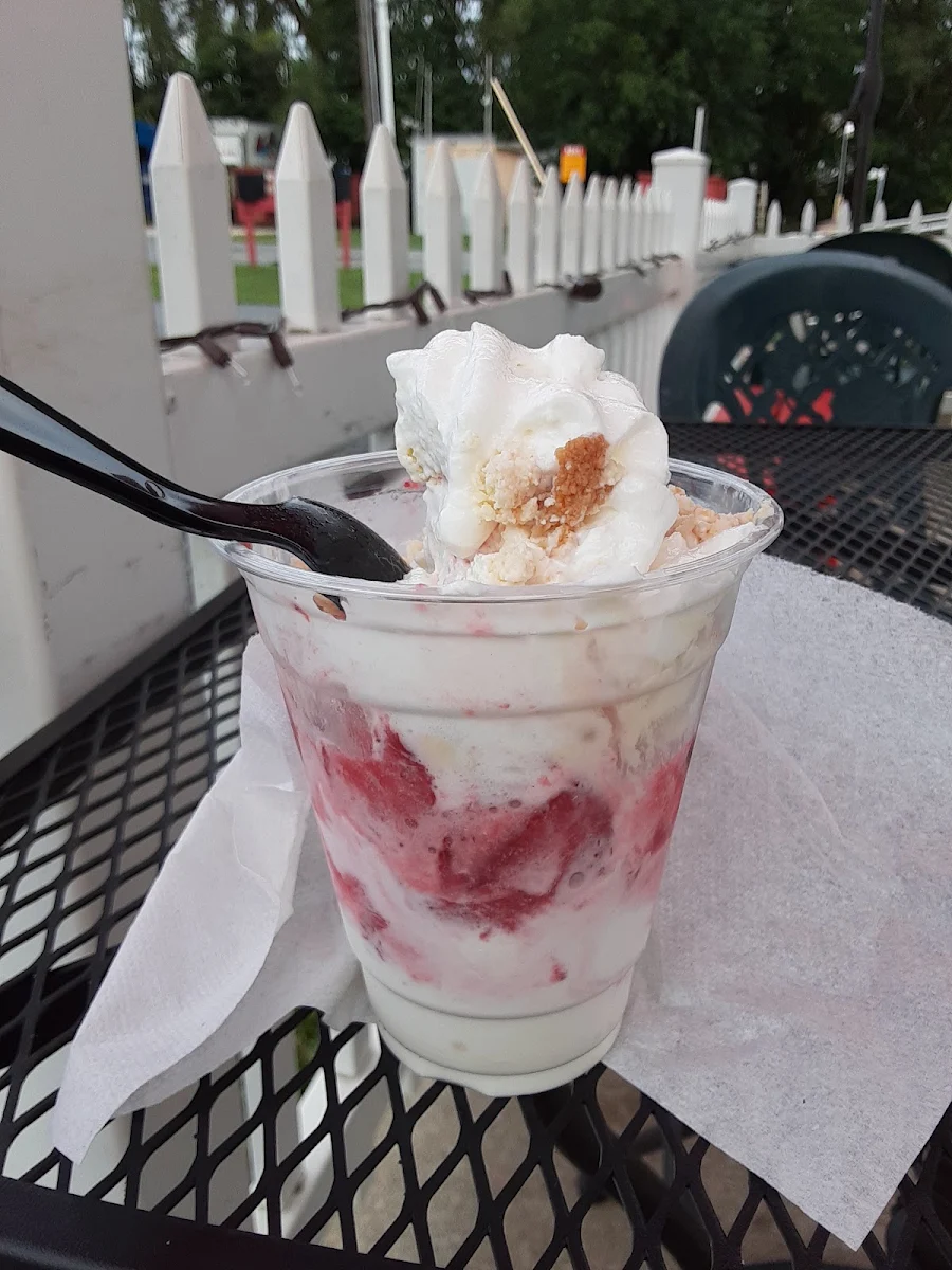 Strawberry Cheesecake Bites Sundae