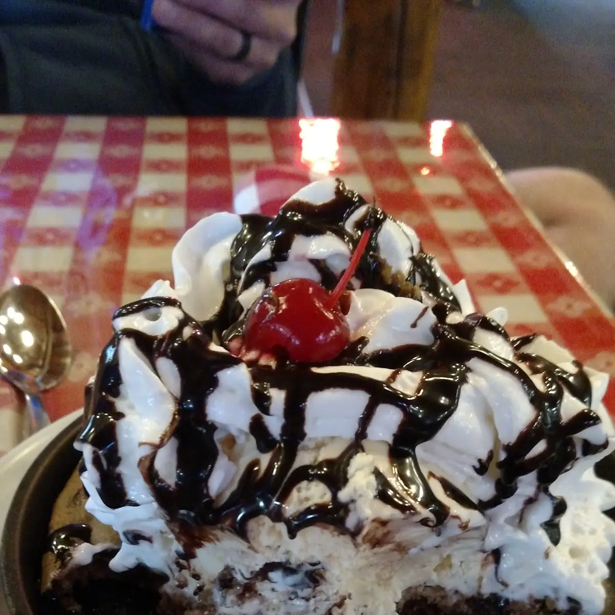 Hot Fudge Brownie Sundae