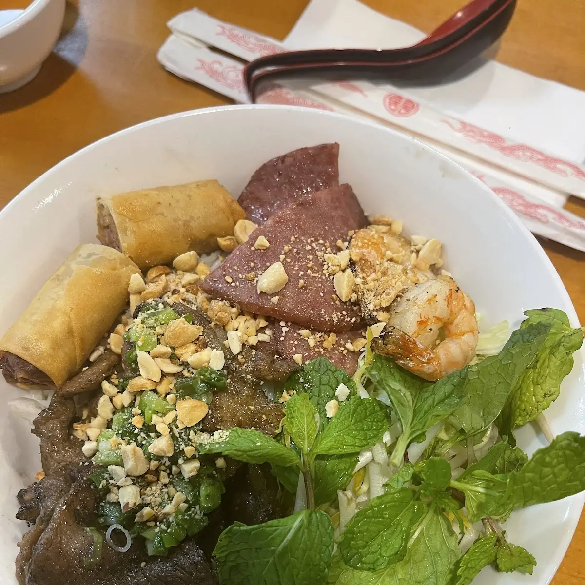 Com Tom Thit Nuong - With Grilled Shrimps and Pork Slices