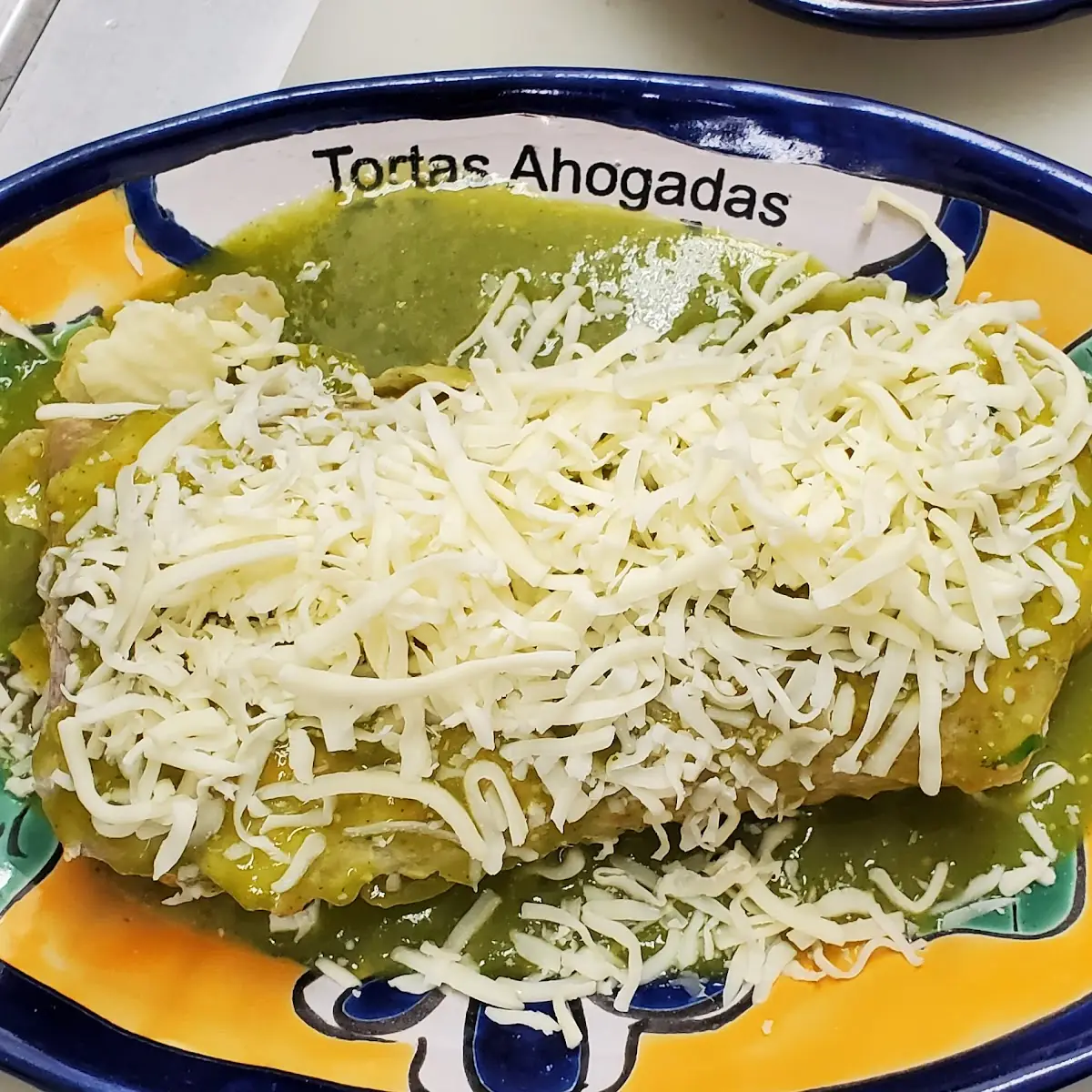 Burrito Mojado En Salsa Verde