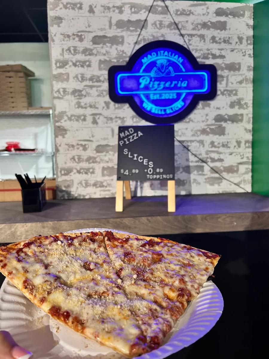 16 Mad Classic Cheese Pizza