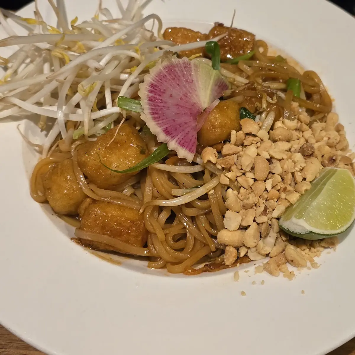 Rice Noodle Pad Thai Lime Wedge