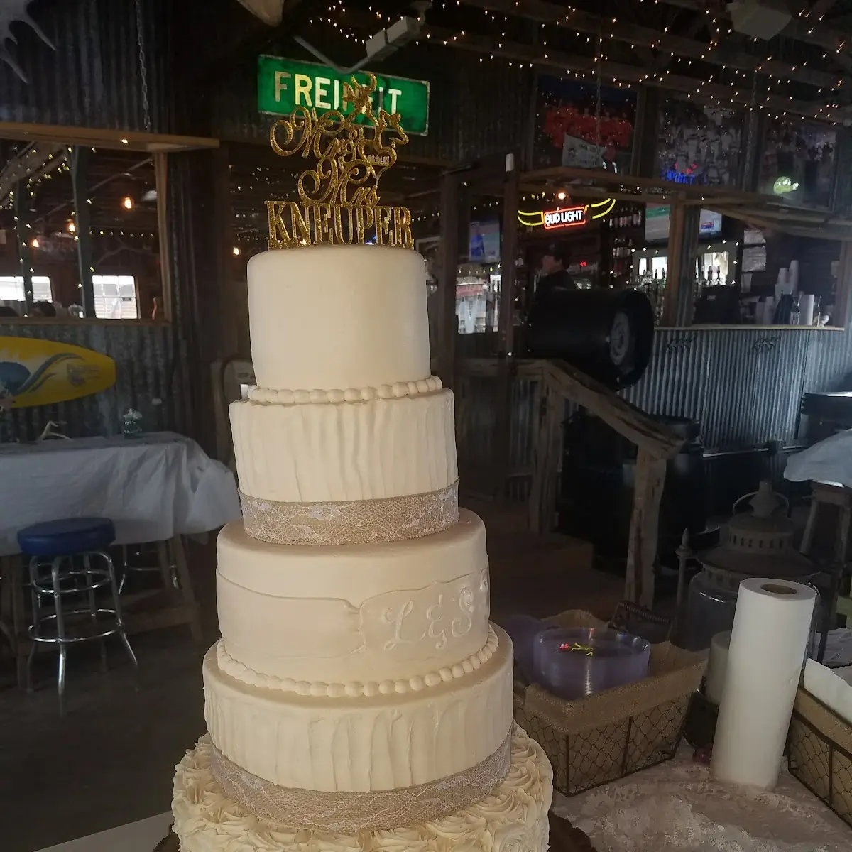 Burlap Lace Wedding Cake