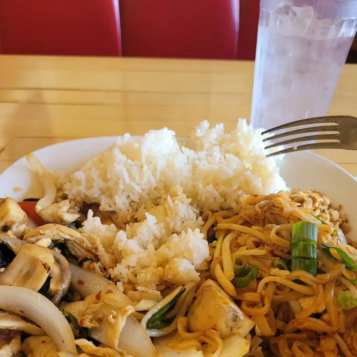 Thai Basil Chicken Pad Thai Combo