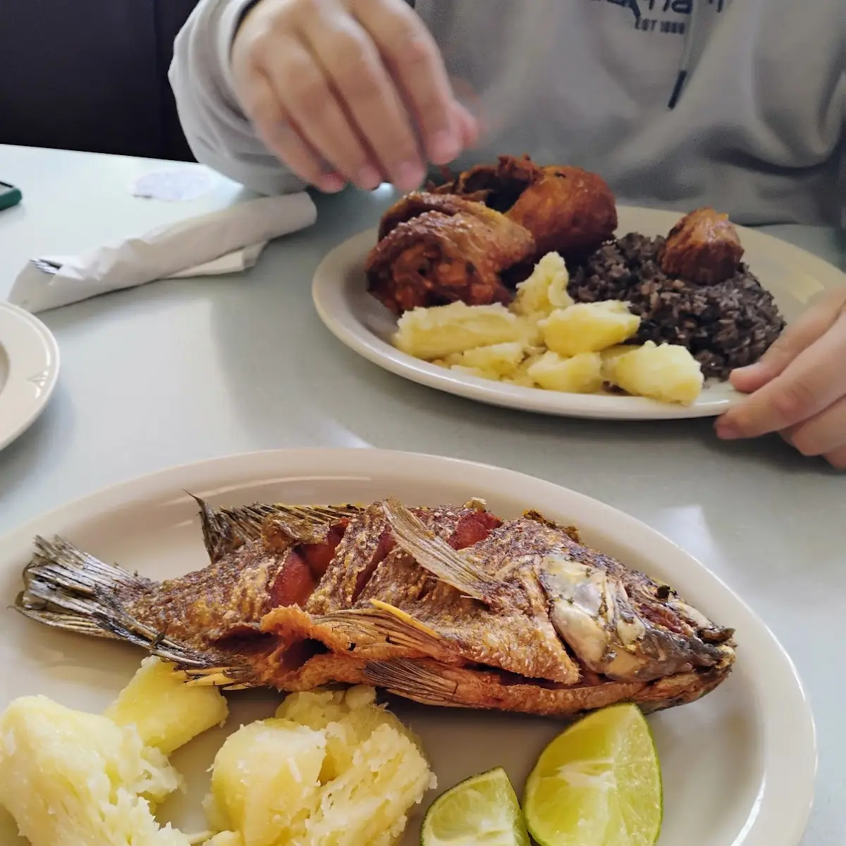 Mojarra Frita Con Yuca