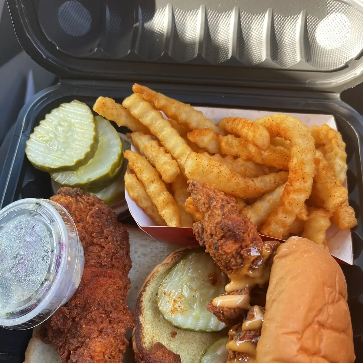 Chicken Sliders w Fries