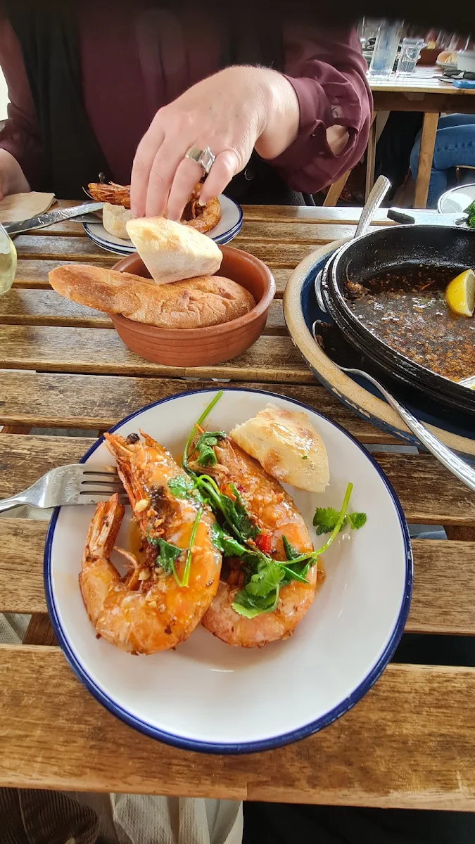 Giant Prawns, Pearl