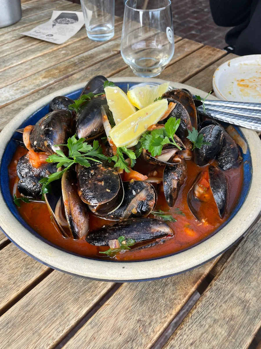 Port Lincoln Mussels w Tomato Fennel, Pearl