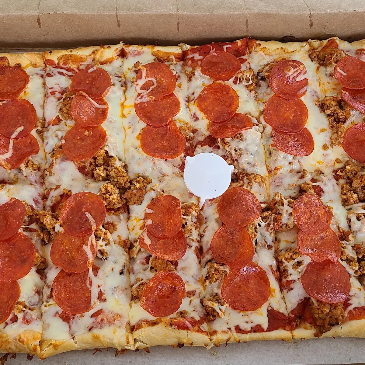 Tray Red Thin Crust