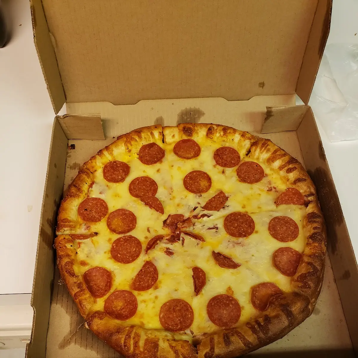 Large Pepperoni Pizza