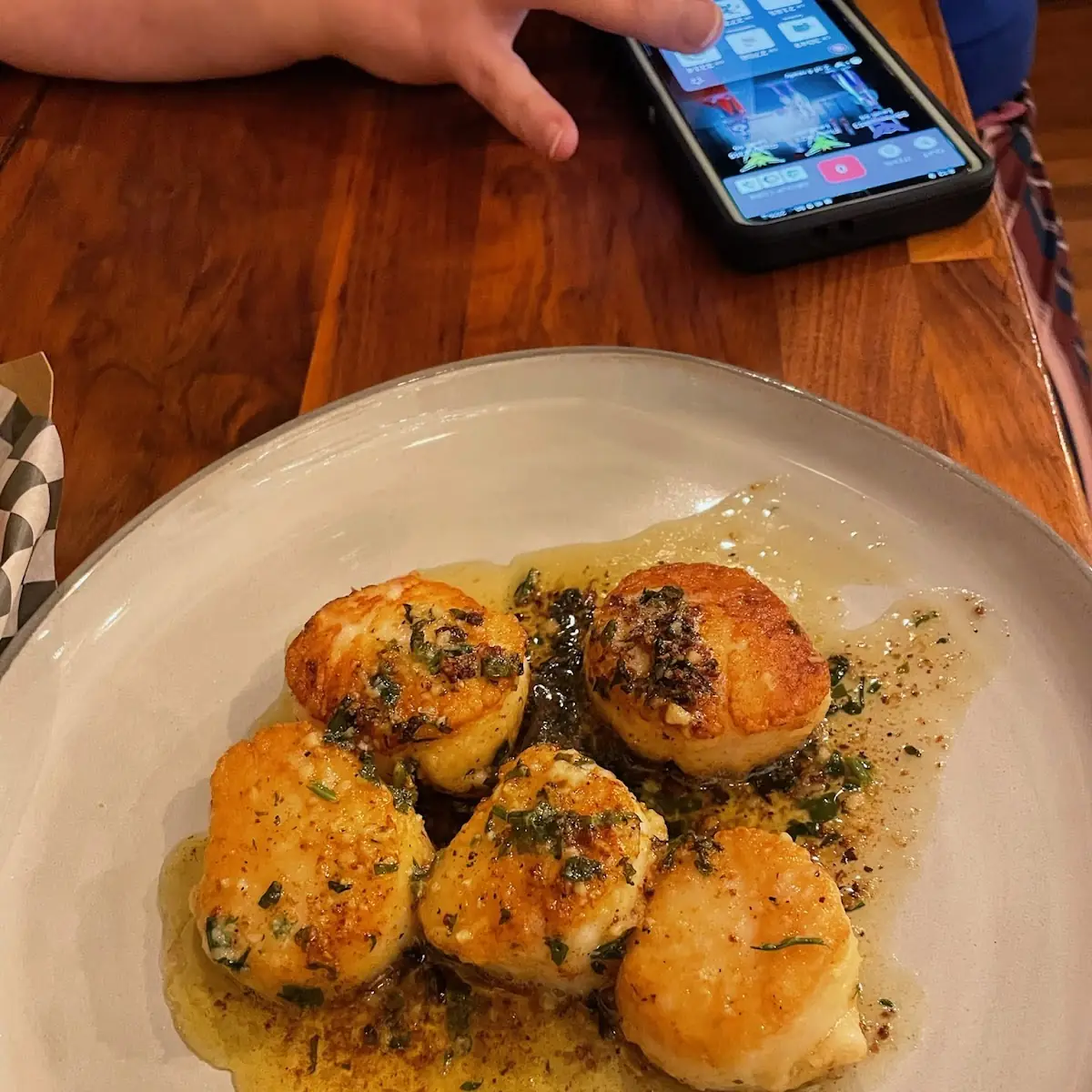 Wood Fired Scallops with Garlic Sauce