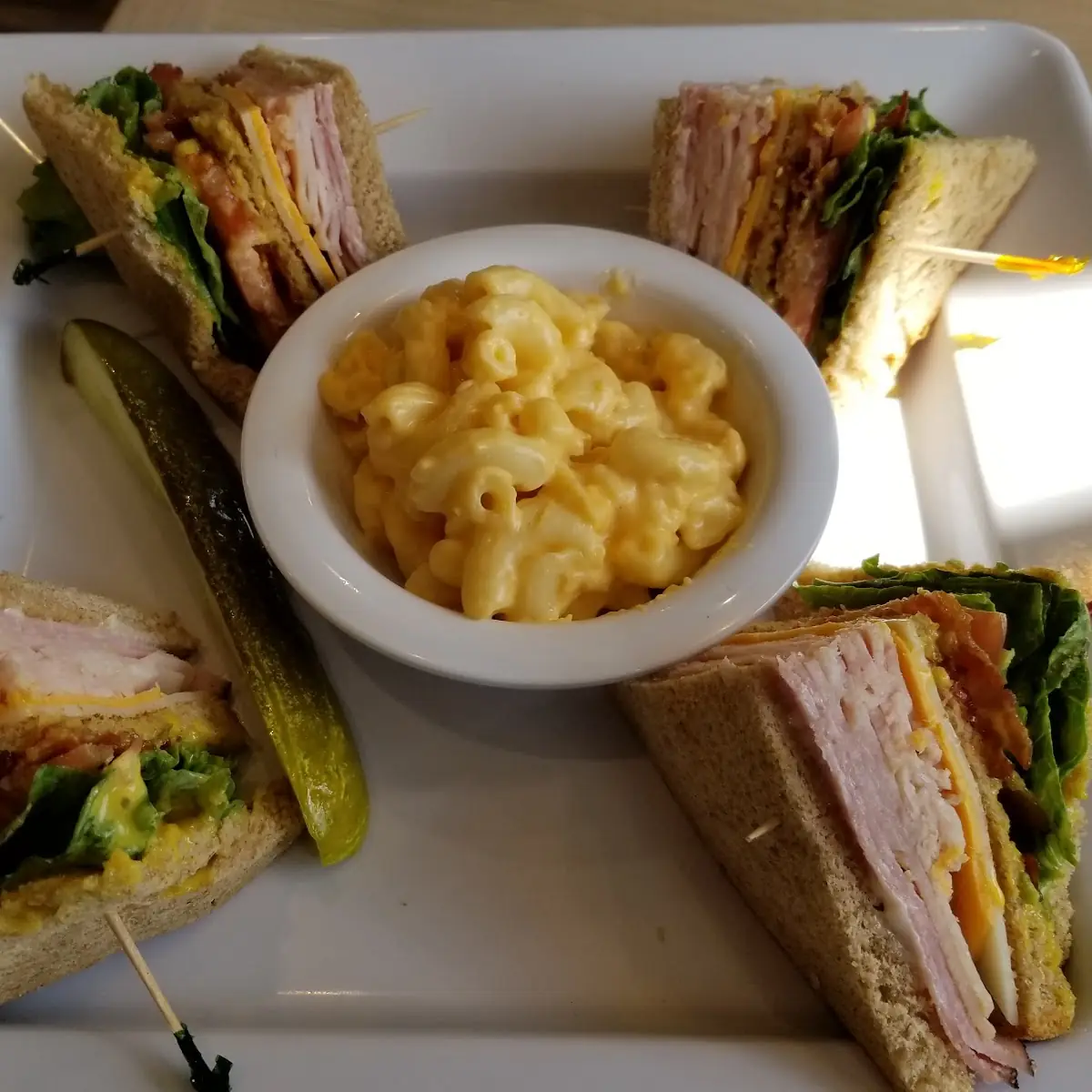 Turkey Club with Mac and Cheese