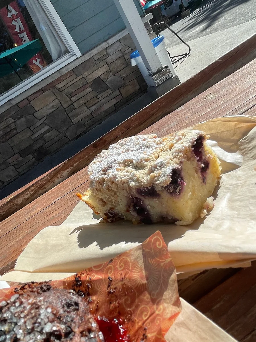 Lemon Blueberry Crumb Cake