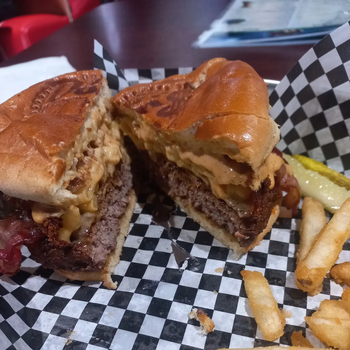 Mac N Cheese Burger