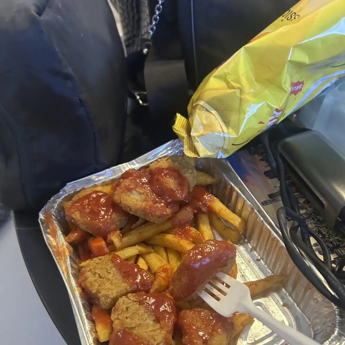 Chicken Wings with Fries