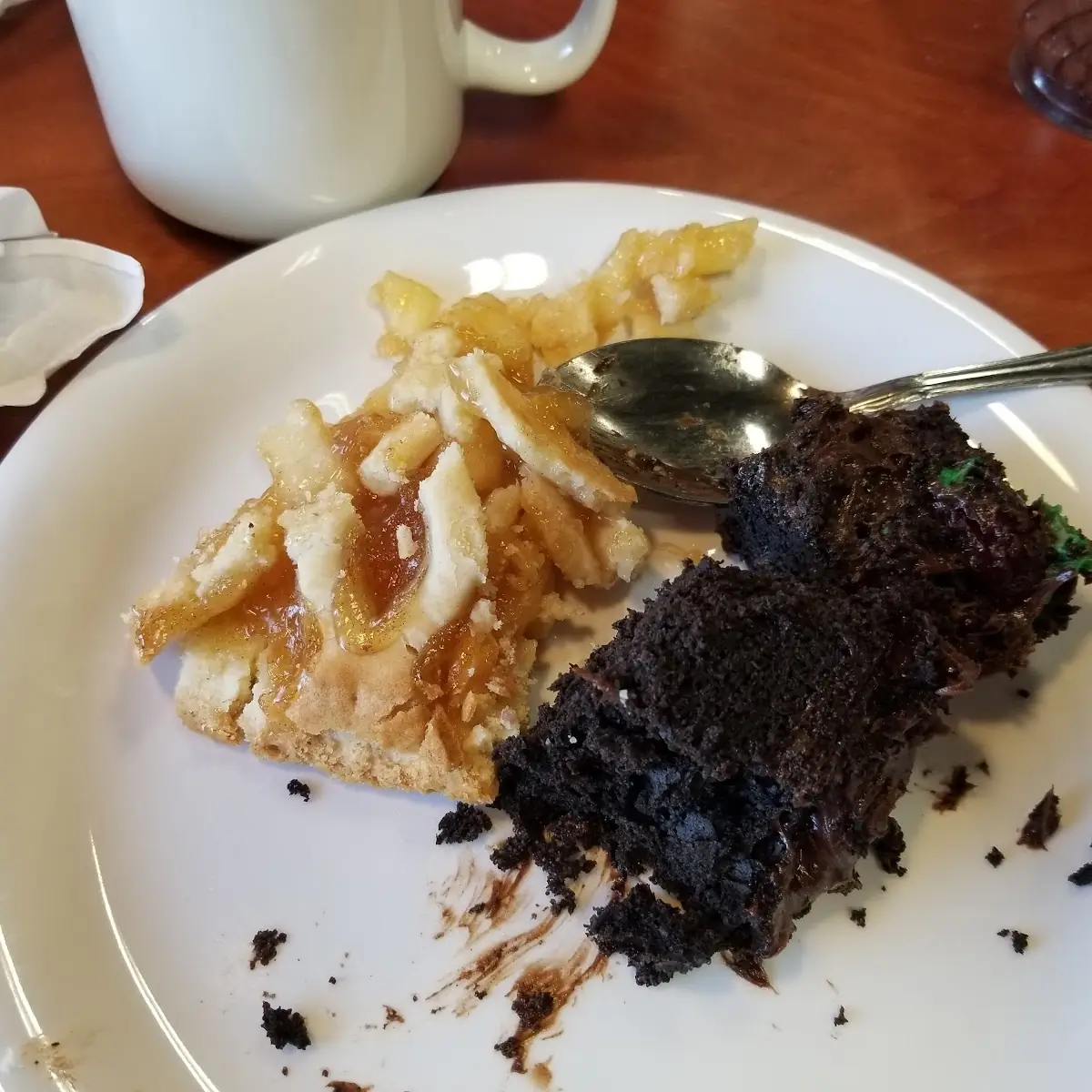 Apple Pie & Chocolate Cake