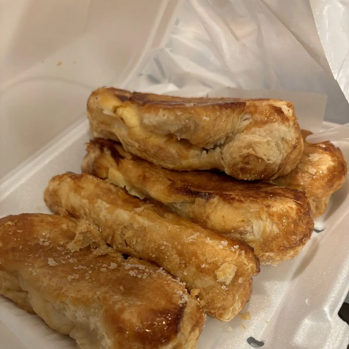 Quesito Caliente Cream Cheese Puff